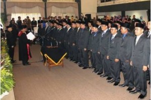 Prosesi pelantikan anggota DPRD Kuningan.